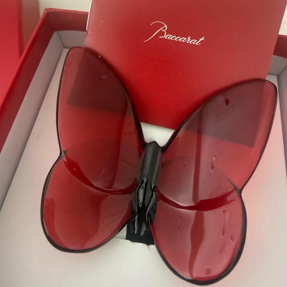 Baccarat Deep Red Butterfly Accessory - Picture 2 of 2